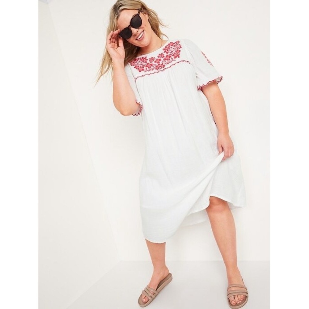 Old Navy Embroidered Midi Swing Dress In White W/Lilies Size Medium